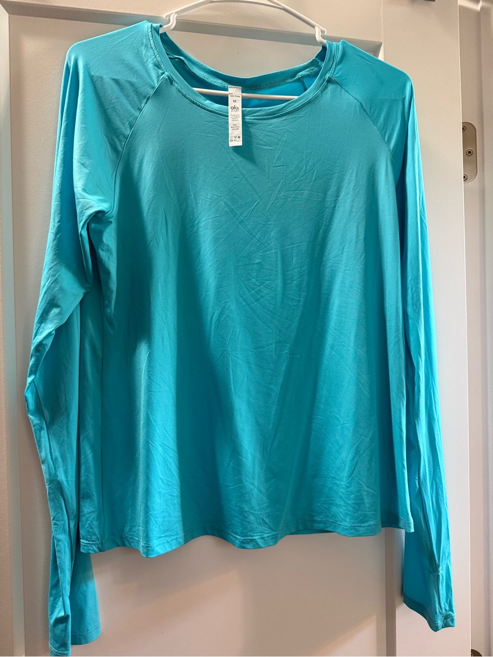 ALO Yoga Women's Long-Sleeve Crew in Bright Turquoise Never Been Worn